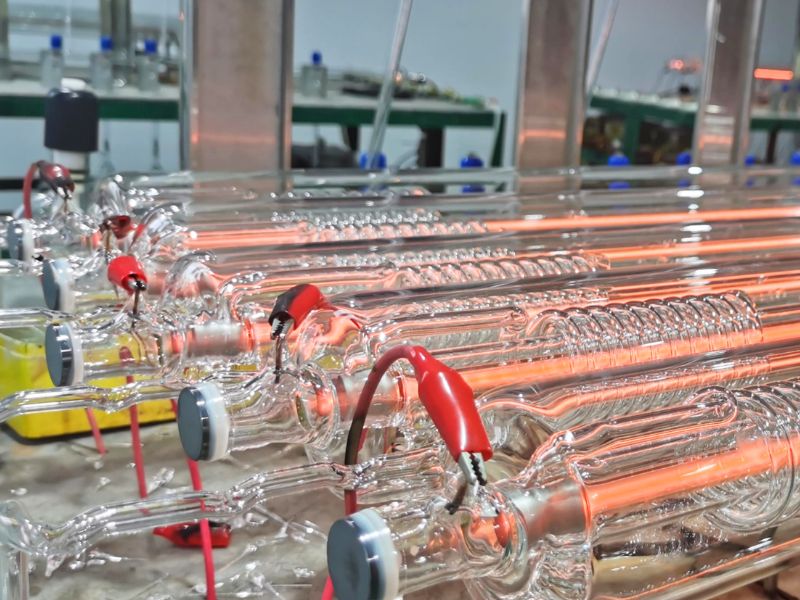 Объяснение лазерной трубки CO2: от изобретения к современному производству | Почему лазерные трубки Puri служат дольше